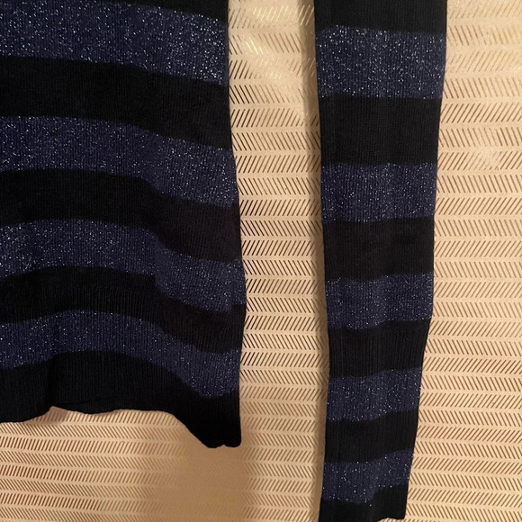 EXPRESS~DEEP V NECK~BLOUSE~NWOT~M - Picture 4 of 6